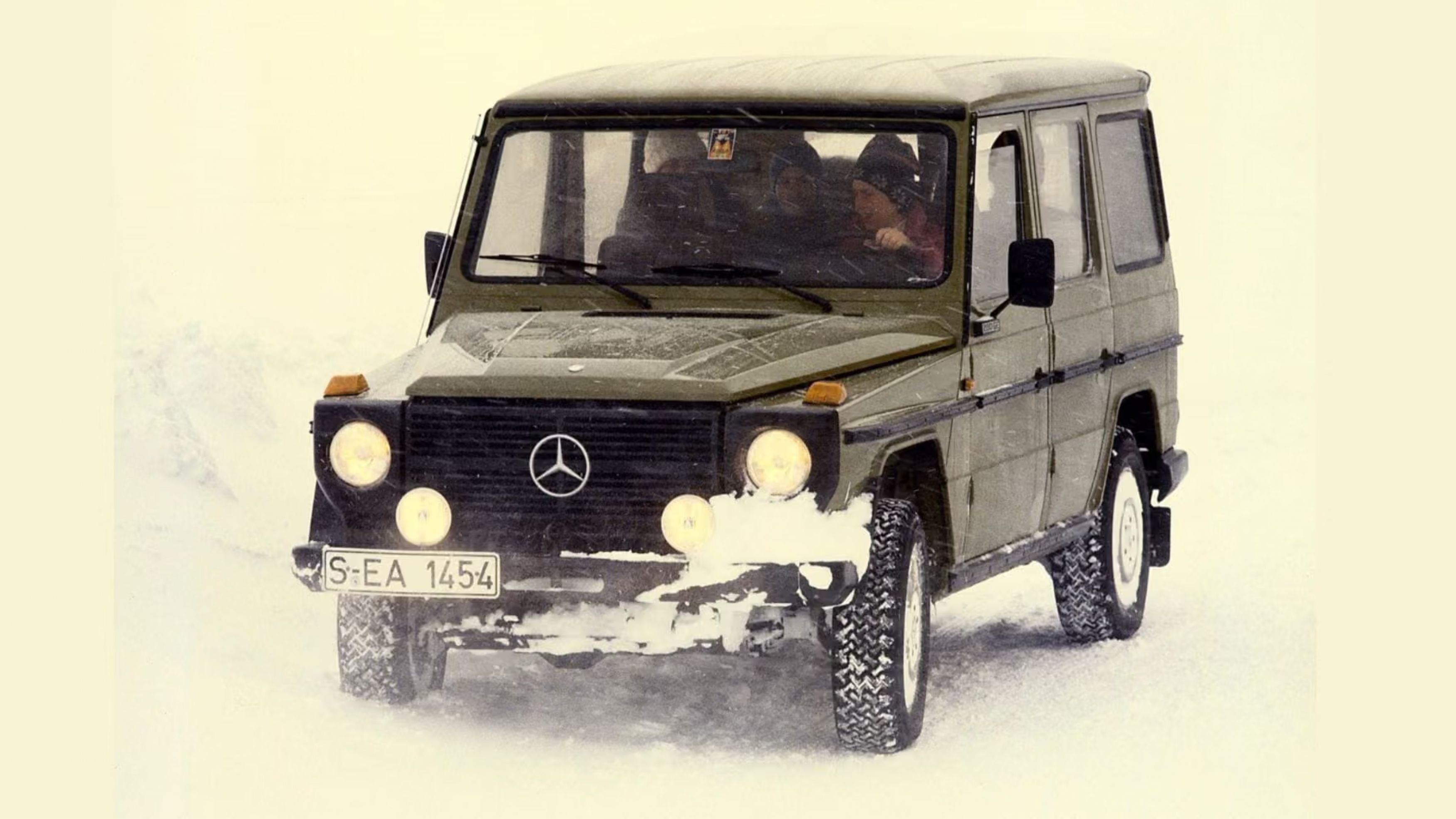 Mercedes-Benz G-Class รุ่นดั้งเดิมบนเส้นทางหิมะ